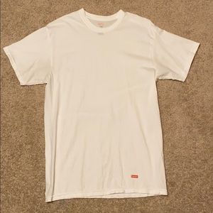 Authentic supreme Hanes T-shirt.